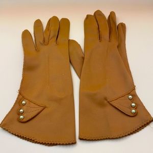 Vintage caramel color nylon gloves.